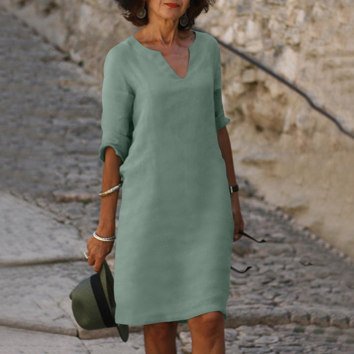 Maureen | Flowy Dress with Timeless Ease
