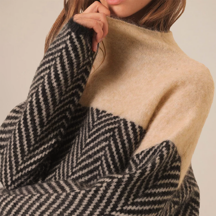 Marilyn | Herringbone Knit Sweater with Luxurious Softness