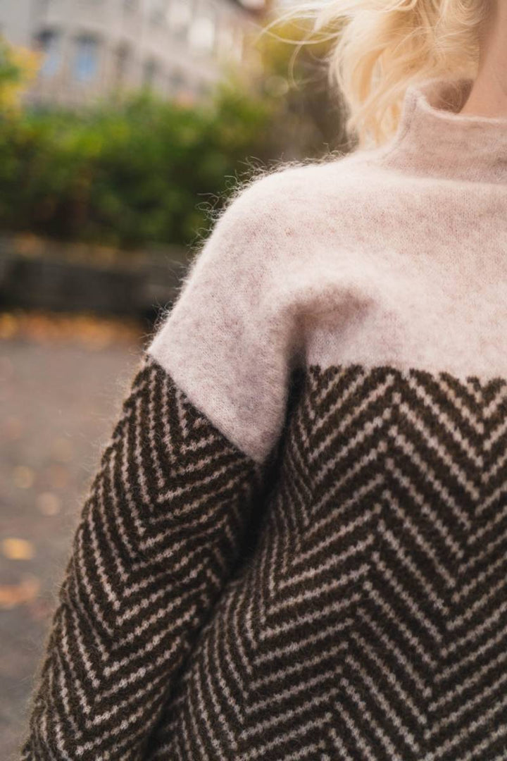 Marilyn | Herringbone Knit Sweater with Luxurious Softness
